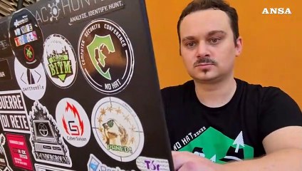 Vivere con microchip sottocutanei: l'esperienza di Mattia