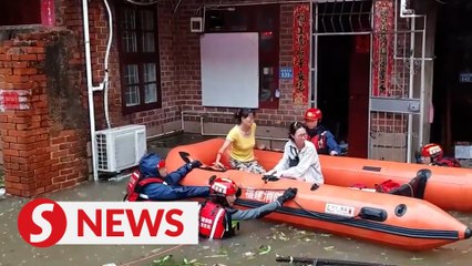Rescue efforts underway in east China after typhoon Doksuri