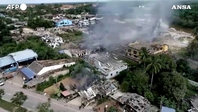Thailandia, esplosione in un magazzino di fuochi d'artificio: almeno 9 morti