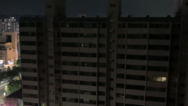 용인 아파트 770세대 정전...엘리베이터 갇힌 1명 구조 / YTN