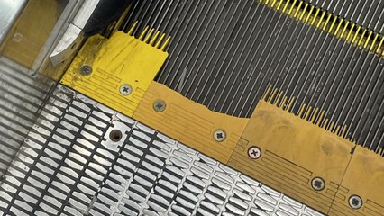 지하철 부평역 에스컬레이터, 부품 깨져 한때 가동 중지 / YTN