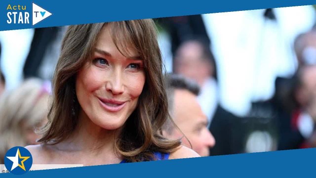 Carla Bruni : son cliché nostalgique aux côtés d'autres célèbres mannequins