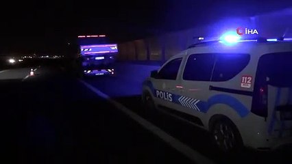 İzmir'de kamyonet otomobile arkadan çarptı: 1 ölü, 2 yaralı