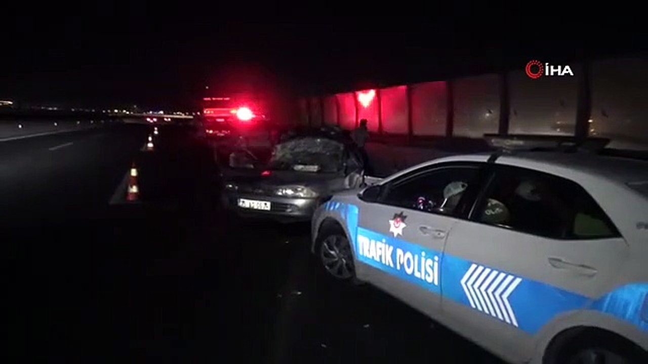 A Izmir, le camion a percuté la voiture par derrière： 1 mort, 2 blessés