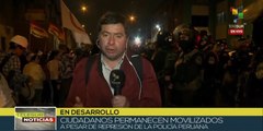 Policía reprime a periodistas durante manifestaciones en la capital peruana