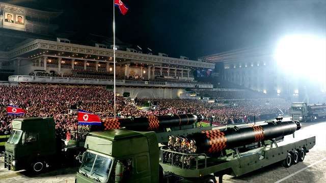 北, 전승절 야간 열병식...한미일 vs 북중러 '밀착' / YTN