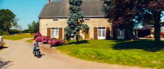 Au nom de la terre Bande-annonce (FR)