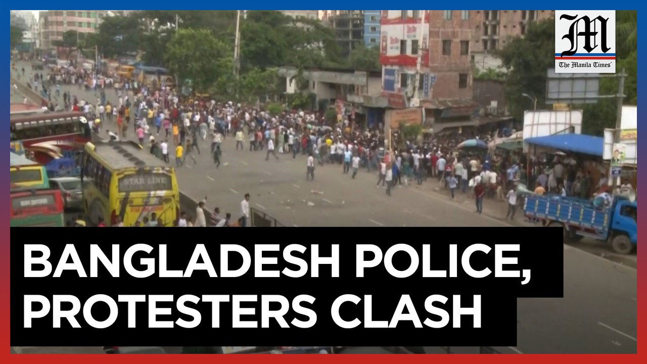 Bangladesh police clash with the protesters blockading capital