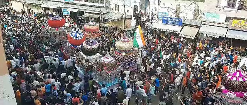 ताजिए निकालते समय आपस में भिड़े दो गुट, कई घायल
