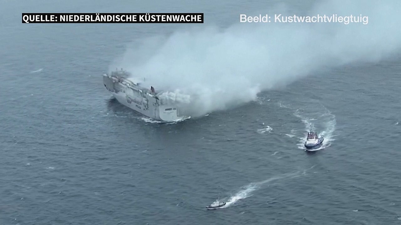 Brennender Frachter kann noch nicht abgeschleppt werden