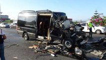 Alanya'da tur minibüsü TIR'a arkadan çarptı: 2 ölü, 10 yaralı