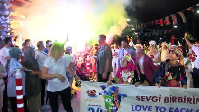 Uluslararası İstanbul Büyükçekmece Kültür ve Sanat Festivali'nde Kortej Yürüyüşü Düzenlendi