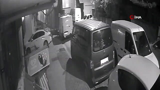 Vol comme si le film était filmé： Ils ont cédé la place à la voiture et ont continué le vol