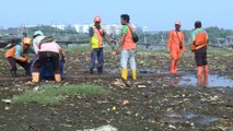إندونيسيا.. خطر تلوث البحار والأنهار بالنفايات البلاستيكية