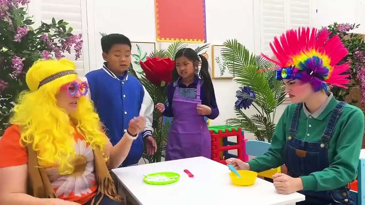 Emma and Alex Cooking and Playing Funny stories for children