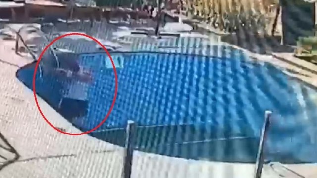 Havuzu temizlerken akıma kapıldı