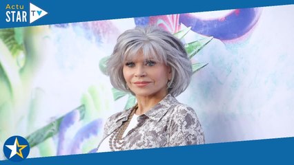 Jane Fonda et son « faux genou » : l’anecdote coquine de l’actrice qui vous marque à vie