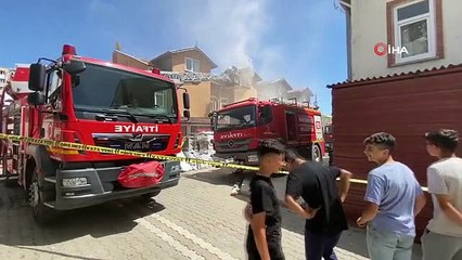 Spotçuda çıkan yangın iş merkezini küle çeviriyordu