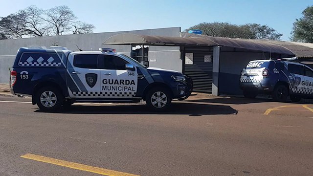 Armado com faca, homem ameaça companheira e é preso pela GM