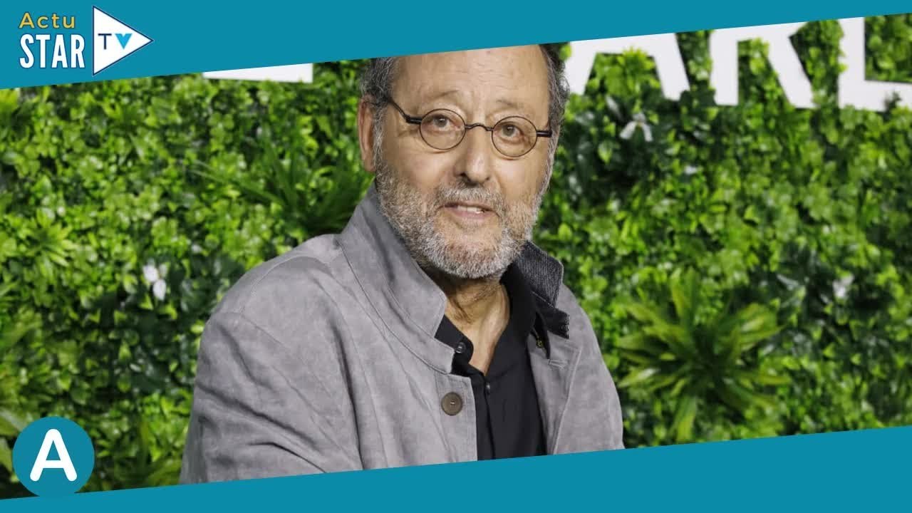 Jean Reno : Son paradis médiéval de 315 habitants au coeur des Alpilles qui l'a "rendu meilleur"
