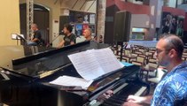 Max Gazzè torna a suonare con il Brass group di Palermo