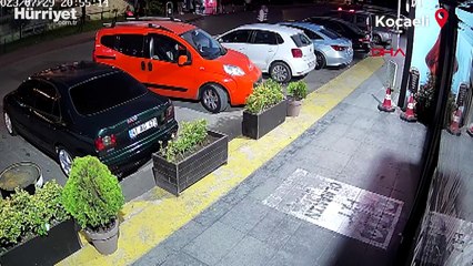 Kavgayı ayıran eski Türkiye Vücut Geliştirme Şampiyonu'nun iş yerine saldırı