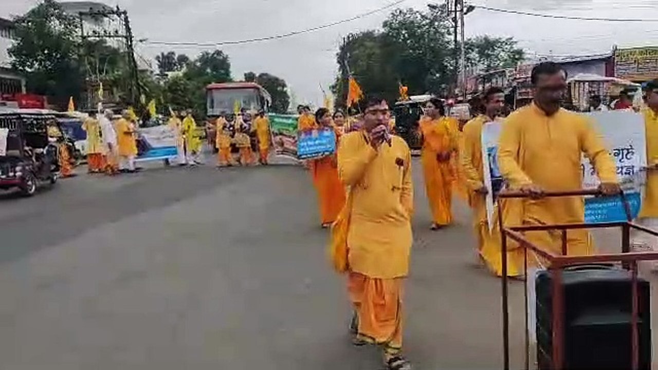 एकसाथ एक समय पर 24 घरों में हुआ गायत्री महायज्ञ...