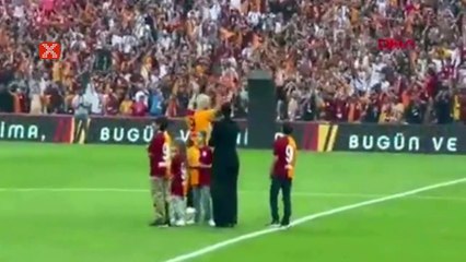 Mauro Icardi, taraftarla buluştu