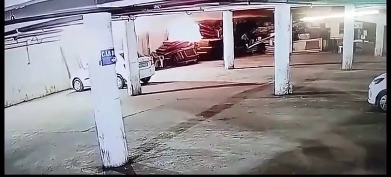 Ahmedabad Video: राजस्थान हॉस्पिटल के बेसमेंट में लगी आग, सीसीटीवी फुटेज आया सामने