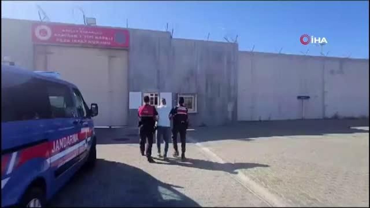 Manisa'da zeytin tankında çıplak sepetleme yapan şahıs tutuklandı
