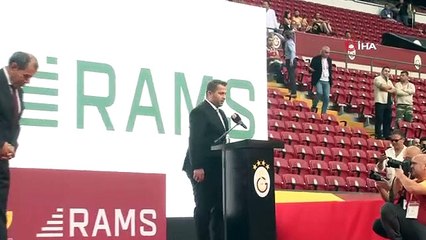 Galatasaray a organisé une cérémonie de signature ouverte aux fans pour leurs nouveaux transferts