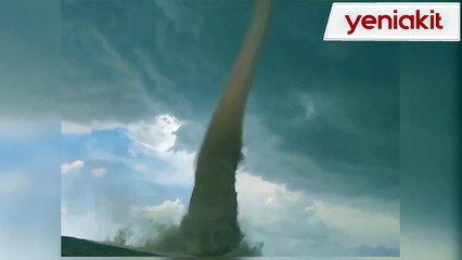 Devasa hortum önüne ne kattıysa götürdü