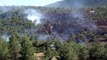 Incendie de forêt à Urla La réponse à l'incendie qui s'est déclaré à Izmir après que les flammes du véhicule se sont propagées à la forêt se poursuit