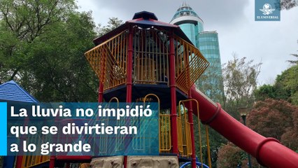 Mal clima no impide que disfruten sus vacaciones en el Parque Hundido