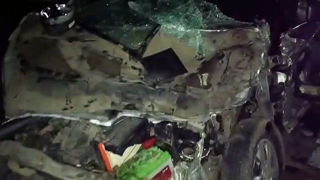 बेकाबू कार रोडवेज और मिनी बस से टकराई, तीन की मौत