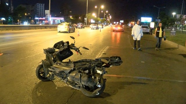 İstanbul'da otomobilin çarptığı motosikletli hayatını kaybetti