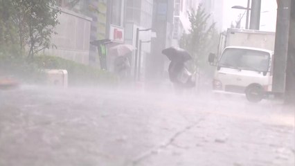 [날씨] 전국 '찜통', 온열질환 초비상...곳곳 요란한 소나기 / YTN