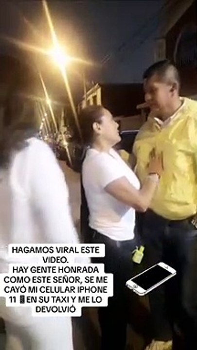 "Un noble gesto": Taxista devuelve celular a pasajera y recibe una gran sorpresa