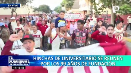 Hinchas de Universitario celebran 99 años de su fundación