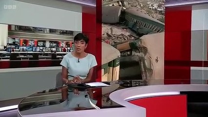 Dozens killed as Pakistan express train derails - BBC News