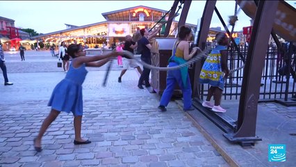 La "roue de Charon" fait escale à Paris : tournée européenne de l'œuvre conçue pour le "Burning Man"