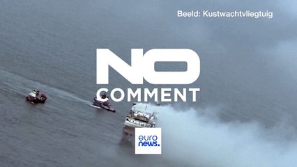 کشتی حامل هزاران دستگاه خودرو که همچنان در سواحل هلند می‌سوزد