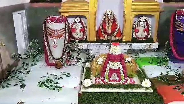 मीठेश्वर महादेव मंदिर में सजी बाबा बर्फानी की झांकी
