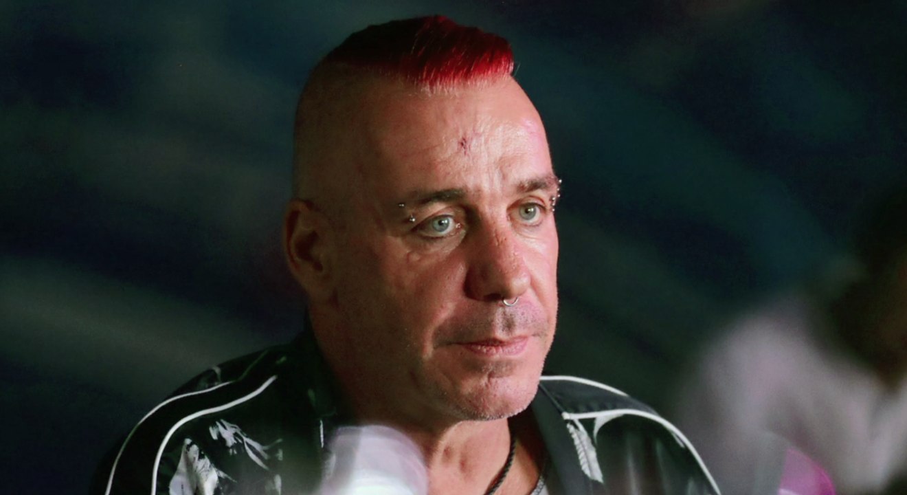 Till Lindemann: Jetzt zeigt er sich in diesem provozierenden T-Shirt