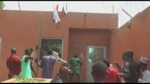 Niger, assaltata l'ambasciata francese. Ecowas dà ultimato ai golpisti