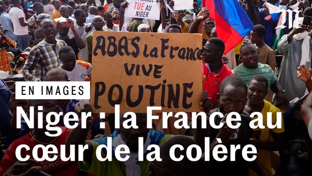 Au Niger, des milliers de partisans des putschistes manifestent contre la France