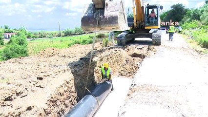 La conduite d'eau potable est en cours de pose à Sarıçam