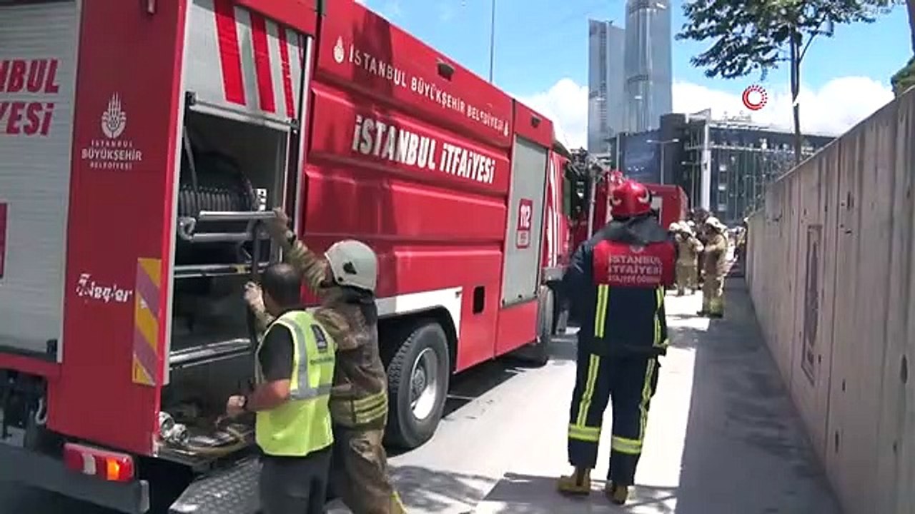 Kağıthane'de ağaçlık alanda yangın paniği: Alevlere yangın söndürme helikopteri de müdahale etti