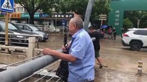 Chuvas torrenciais deixam dois mortos em Pequim