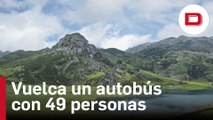 Vuelca un autobús con 49 personas, la mayoría niños, en la subida a los Lagos de Covadonga (Asturias)